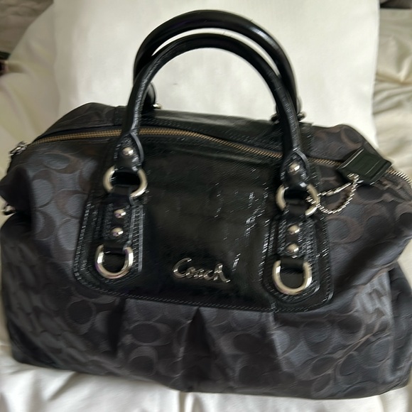 Coach Handbags - Large Coach Sachel/Shoulder Bag-Exc Condition
